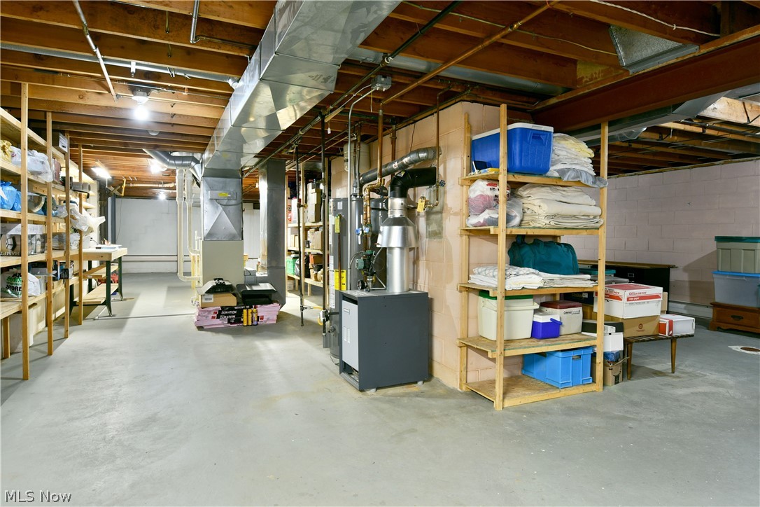8637 Squirrel Hill Drive NE Warren OH 44484