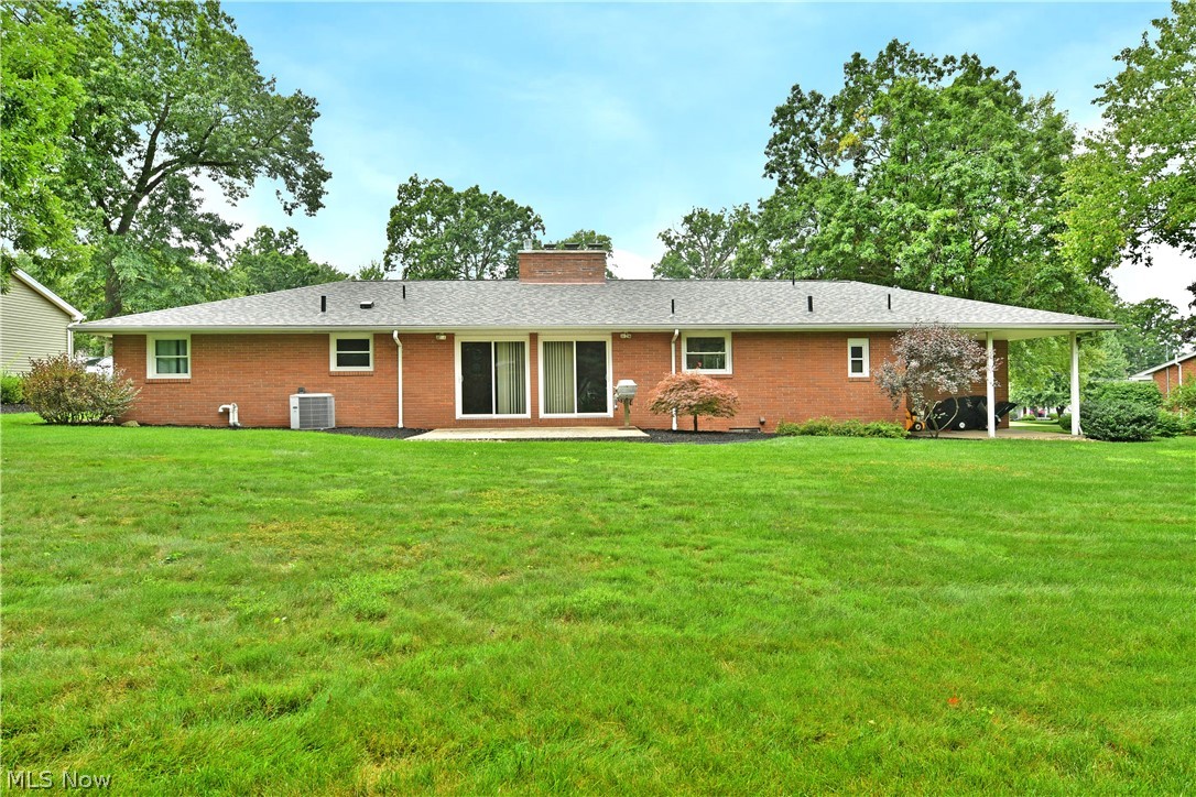 8637 Squirrel Hill Drive NE Warren OH 44484