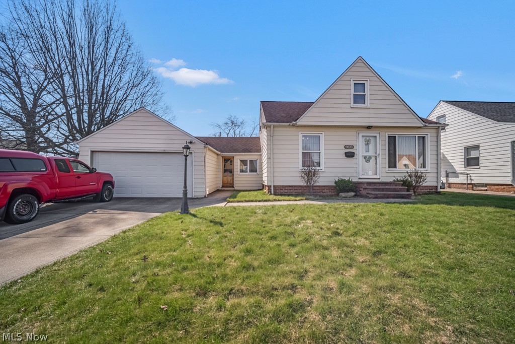 8023 Ivandale Parma OH 44129
