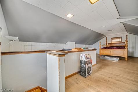 8023 Ivandale Parma OH 44129