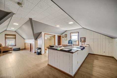 8023 Ivandale Parma OH 44129