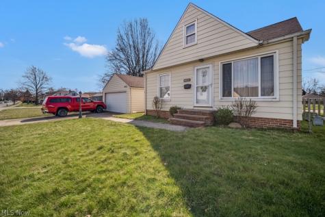 8023 Ivandale Parma OH 44129