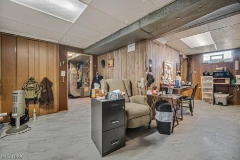 8023 Ivandale Parma OH 44129
