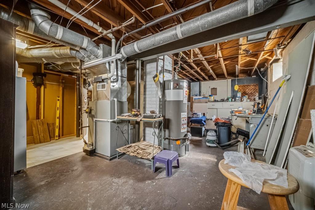 8023 Ivandale Parma OH 44129