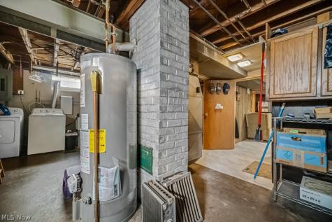 8023 Ivandale Parma OH 44129