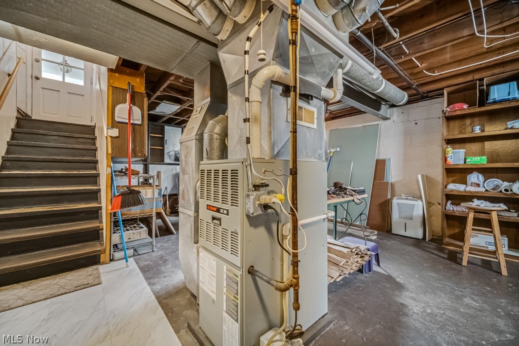 8023 Ivandale Parma OH 44129