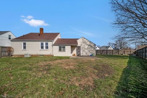 8023 Ivandale Parma OH 44129