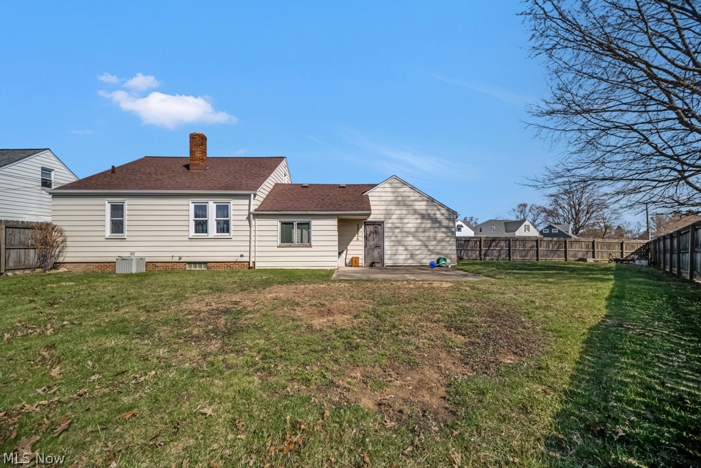 8023 Ivandale Parma OH 44129