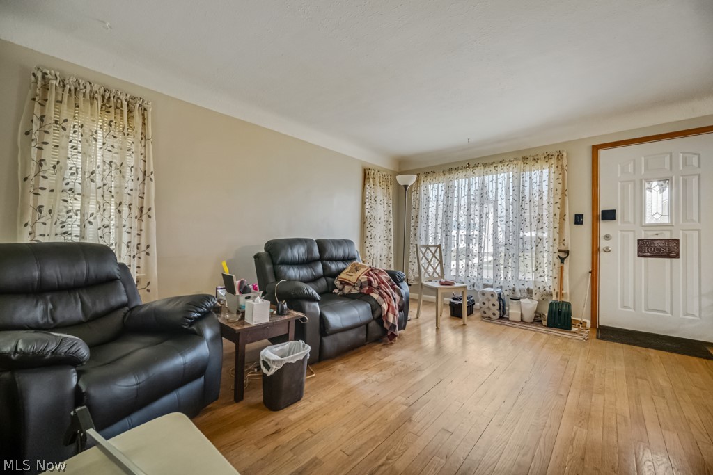 8023 Ivandale Parma OH 44129