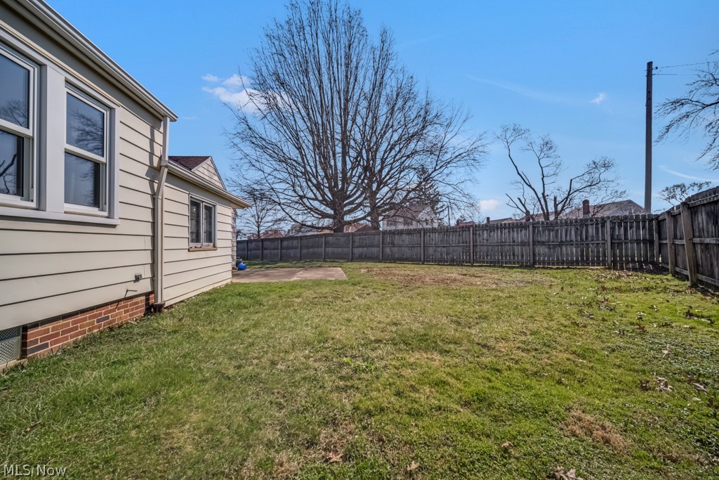 8023 Ivandale Parma OH 44129
