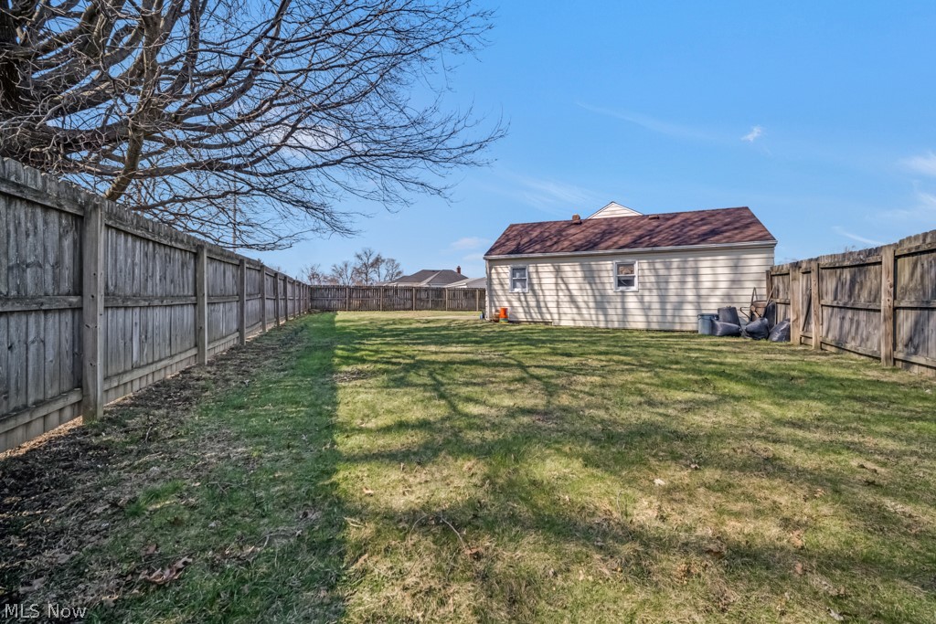 8023 Ivandale Parma OH 44129
