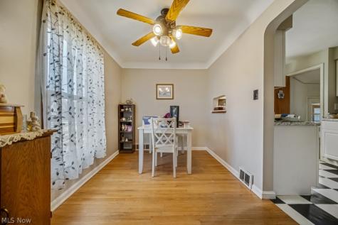 8023 Ivandale Parma OH 44129