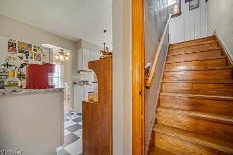 8023 Ivandale Parma OH 44129