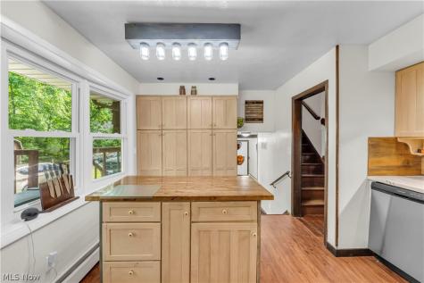5239 Sleepy Hollow Road Valley City OH 44280