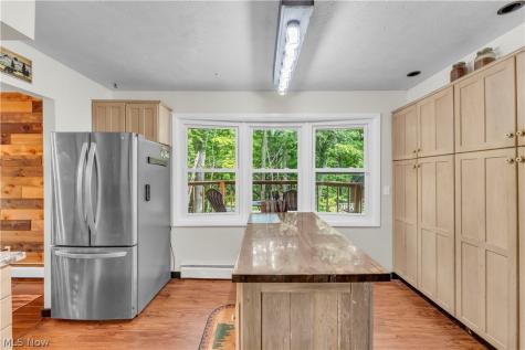 5239 Sleepy Hollow Road Valley City OH 44280
