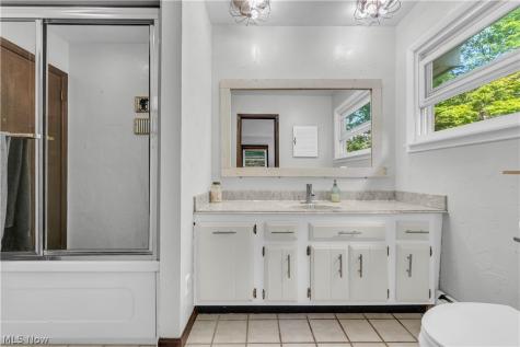 5239 Sleepy Hollow Road Valley City OH 44280