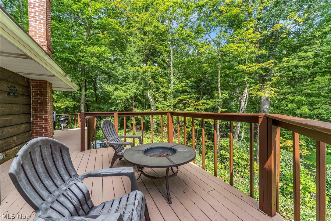 5239 Sleepy Hollow Road Valley City OH 44280