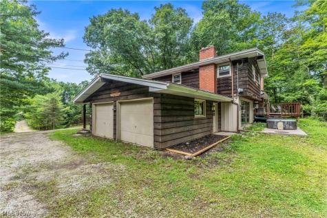 5239 Sleepy Hollow Road Valley City OH 44280