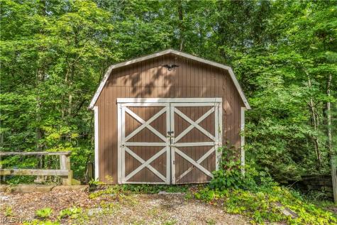 5239 Sleepy Hollow Road Valley City OH 44280