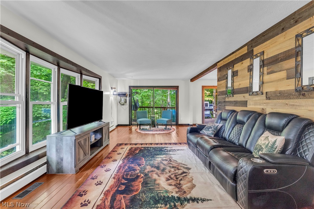 5239 Sleepy Hollow Road Valley City OH 44280