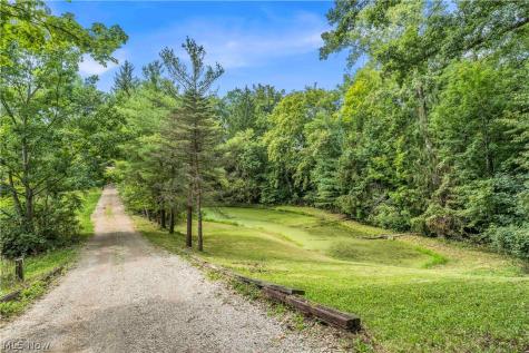 5239 Sleepy Hollow Road Valley City OH 44280