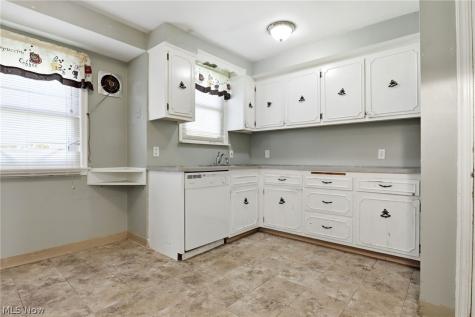 1980 Idlehurst Drive Euclid OH 44117