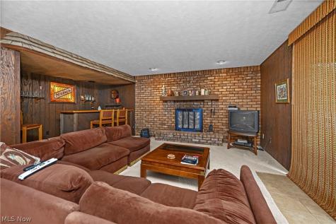 6451 Kungle Road Clinton OH 44216