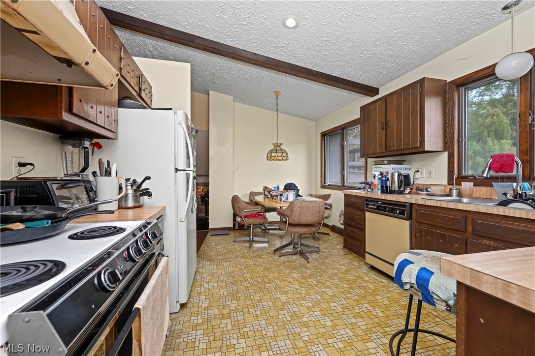6451 Kungle Road Clinton OH 44216