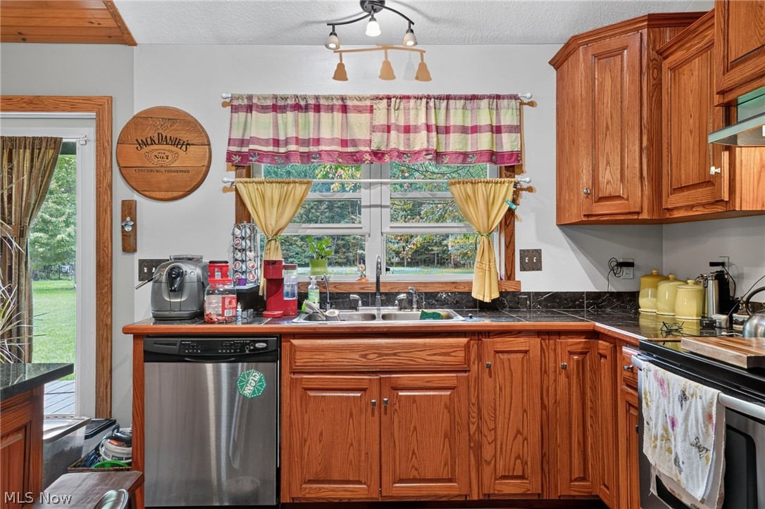 4393 Middle Road Conneaut OH 44030