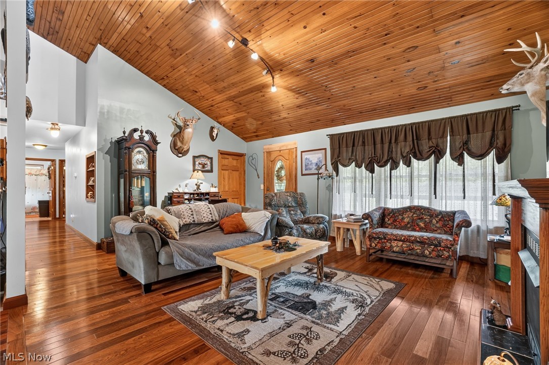 4393 Middle Road Conneaut OH 44030