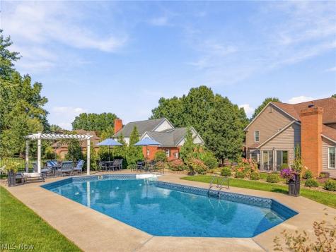 5411 Bridgecreek Avenue NW Canton OH 44718