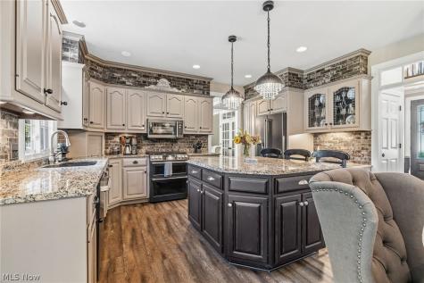 5411 Bridgecreek Avenue NW Canton OH 44718