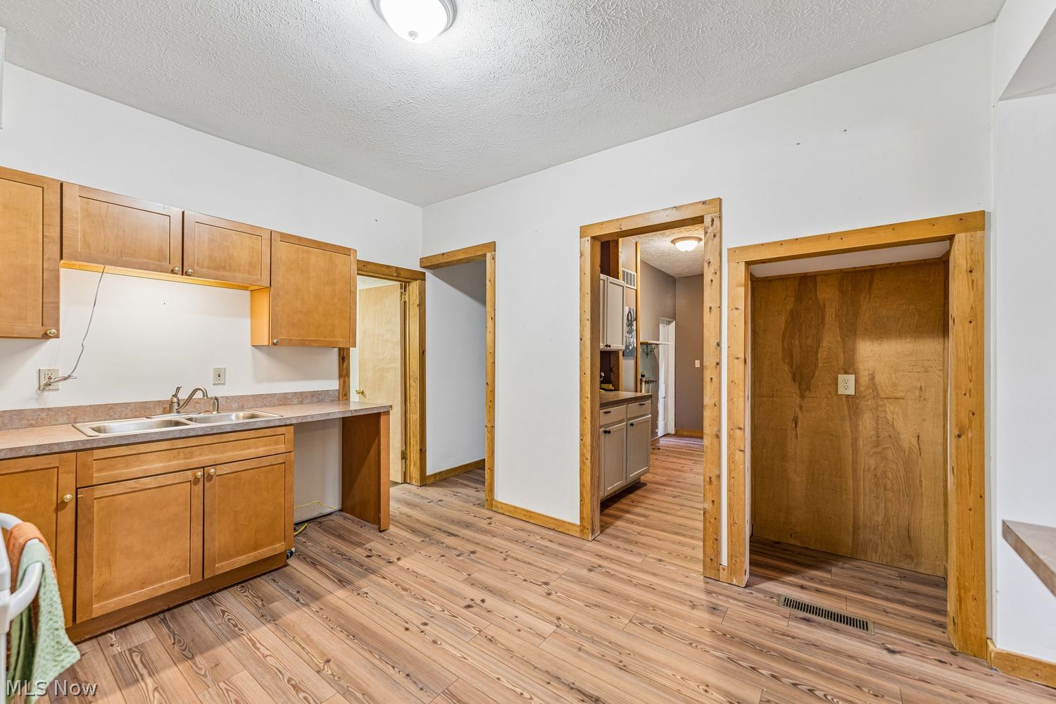102 Maple Avenue Creston OH 44217