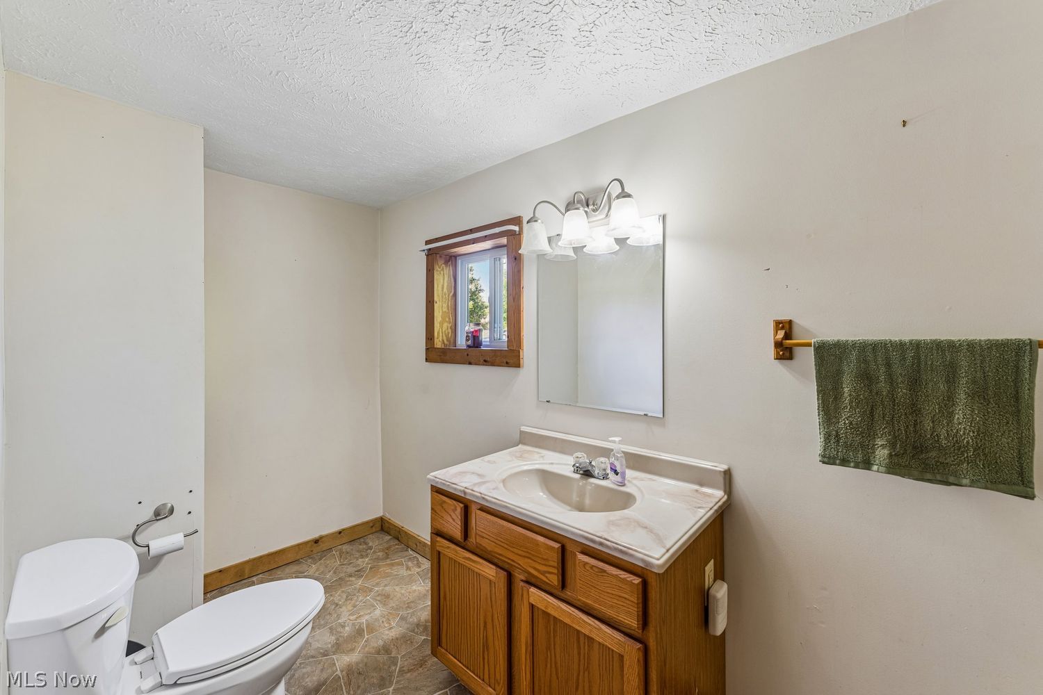102 Maple Avenue Creston OH 44217