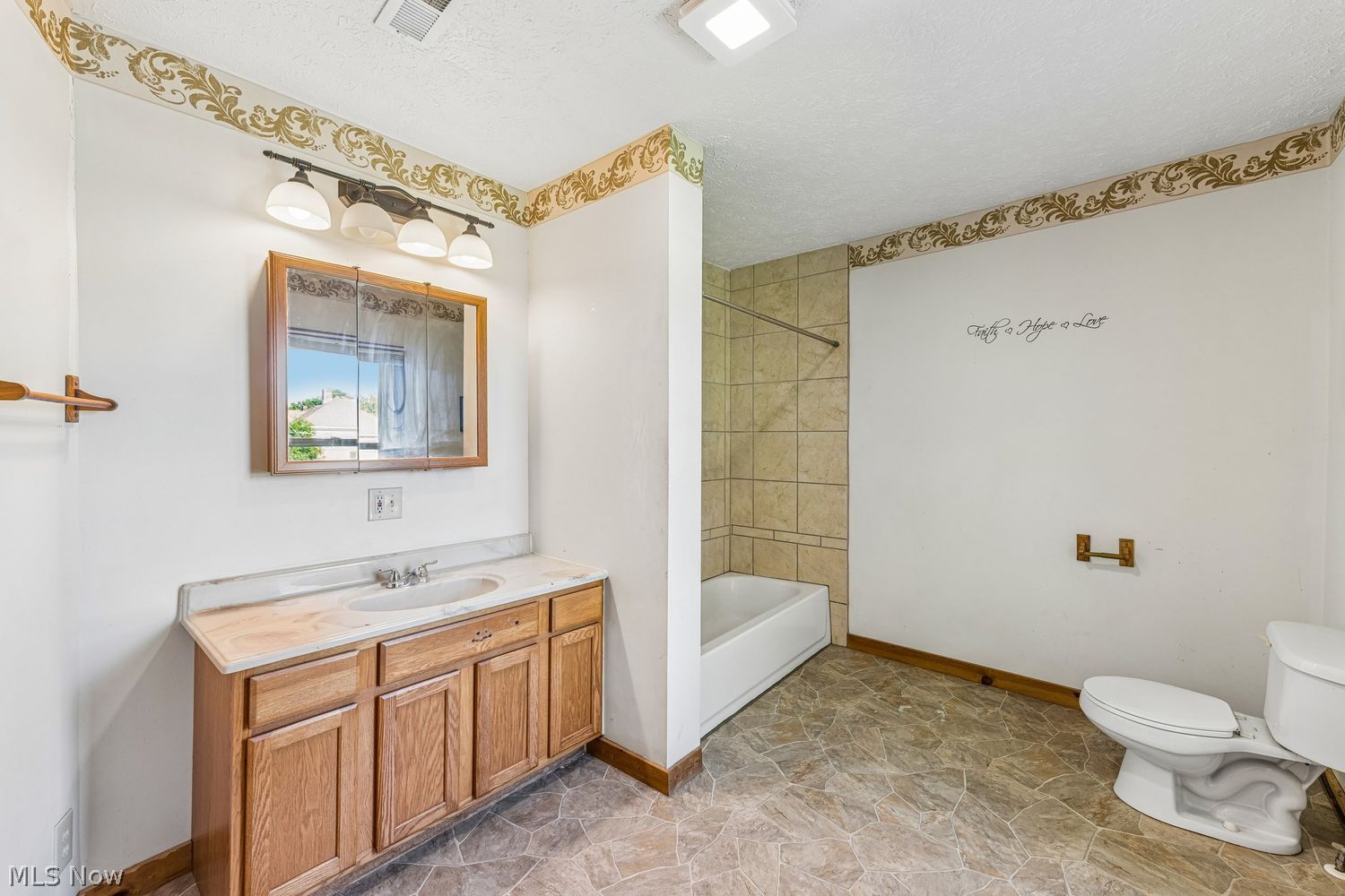 102 Maple Avenue Creston OH 44217