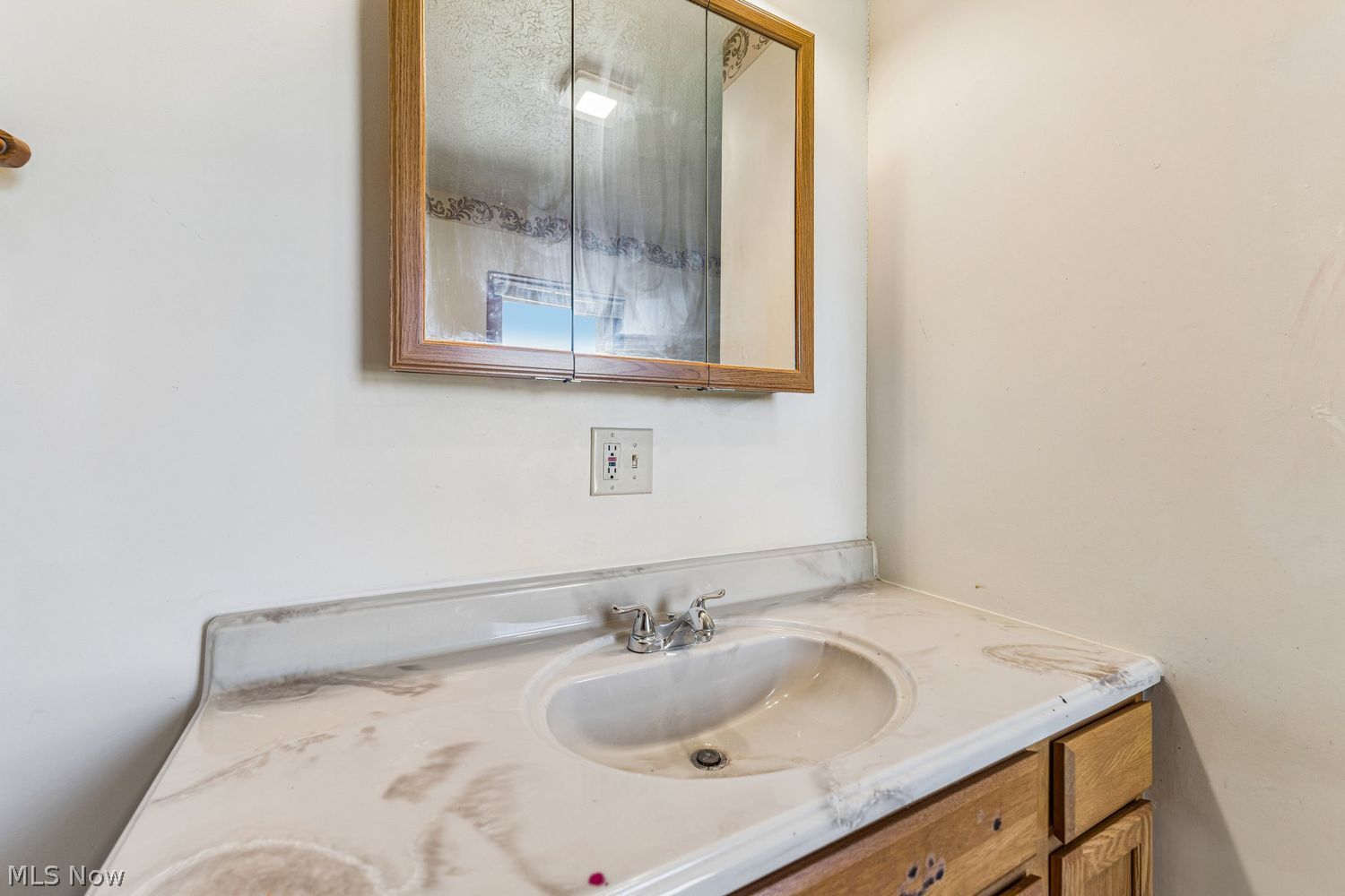 102 Maple Avenue Creston OH 44217