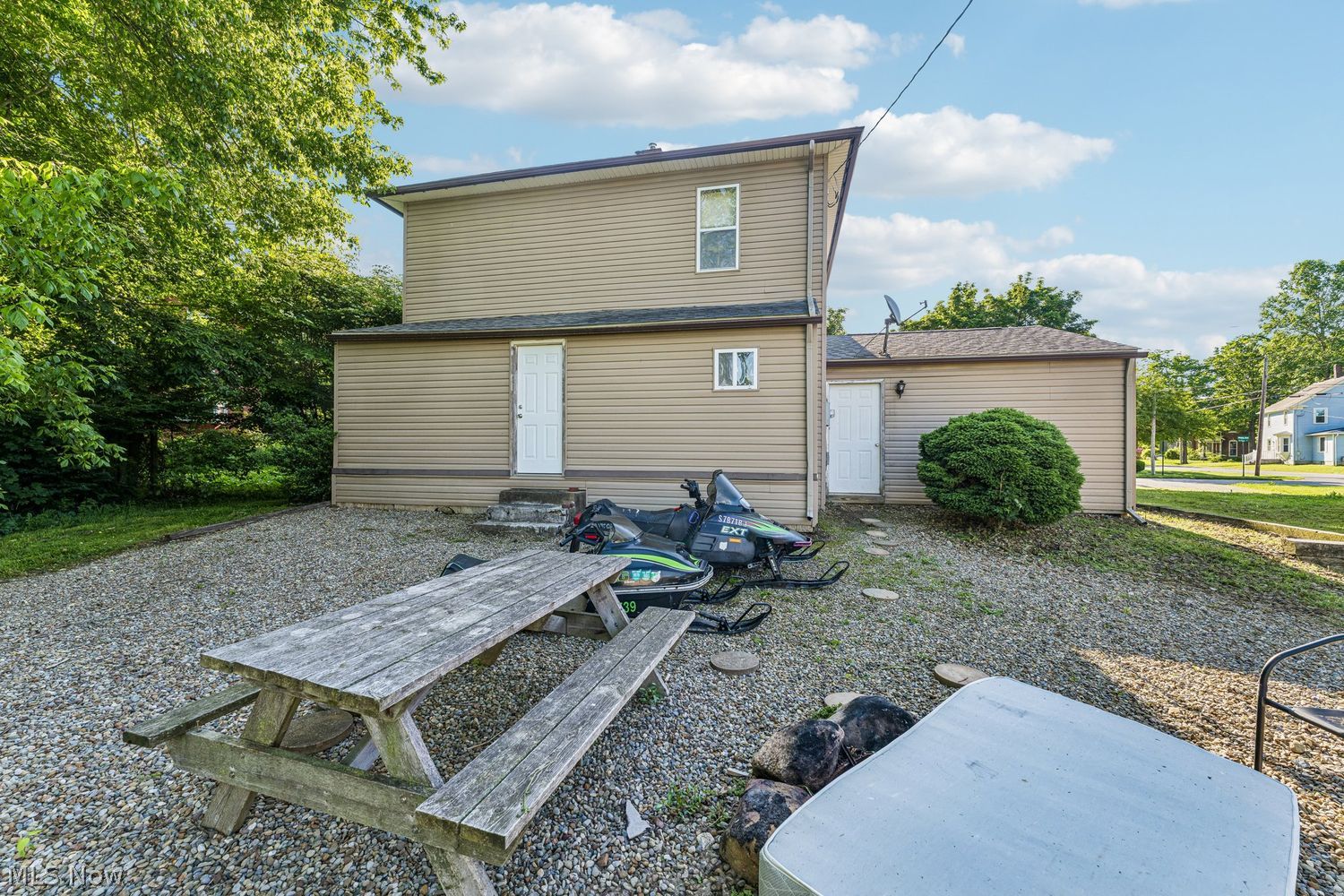 102 Maple Avenue Creston OH 44217
