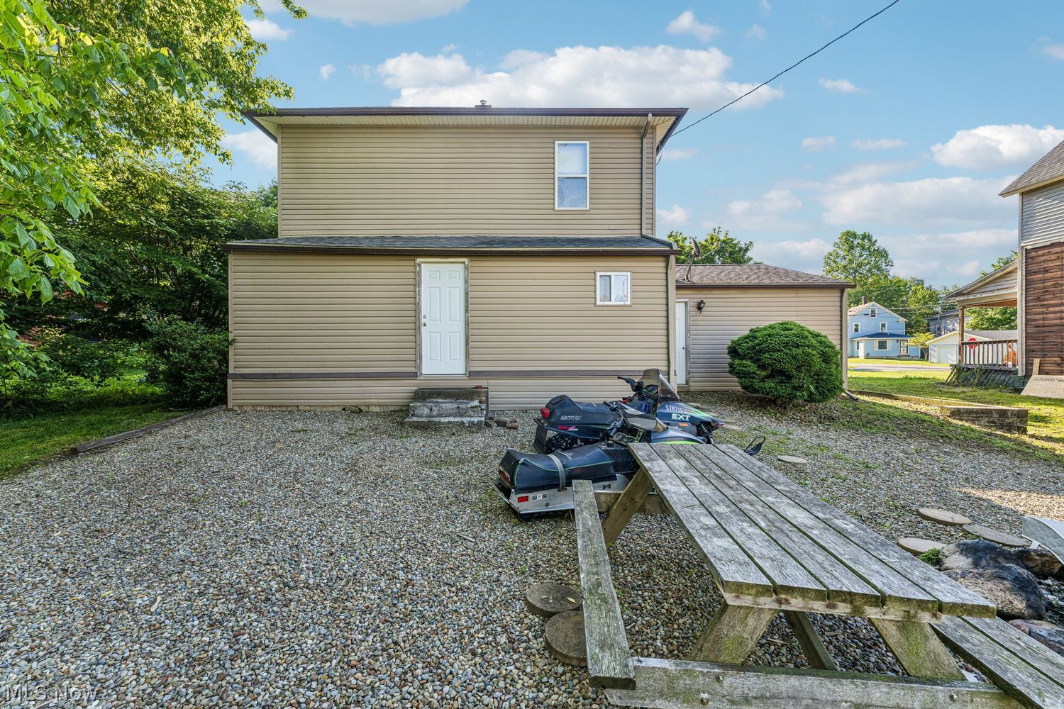 102 Maple Avenue Creston OH 44217