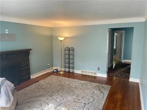 6437 Fernhurst Avenue Parma Heights OH 44130