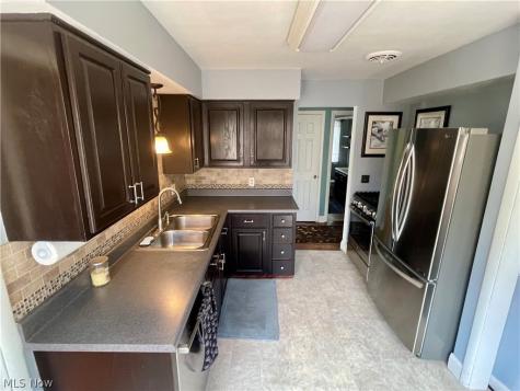 6437 Fernhurst Avenue Parma Heights OH 44130