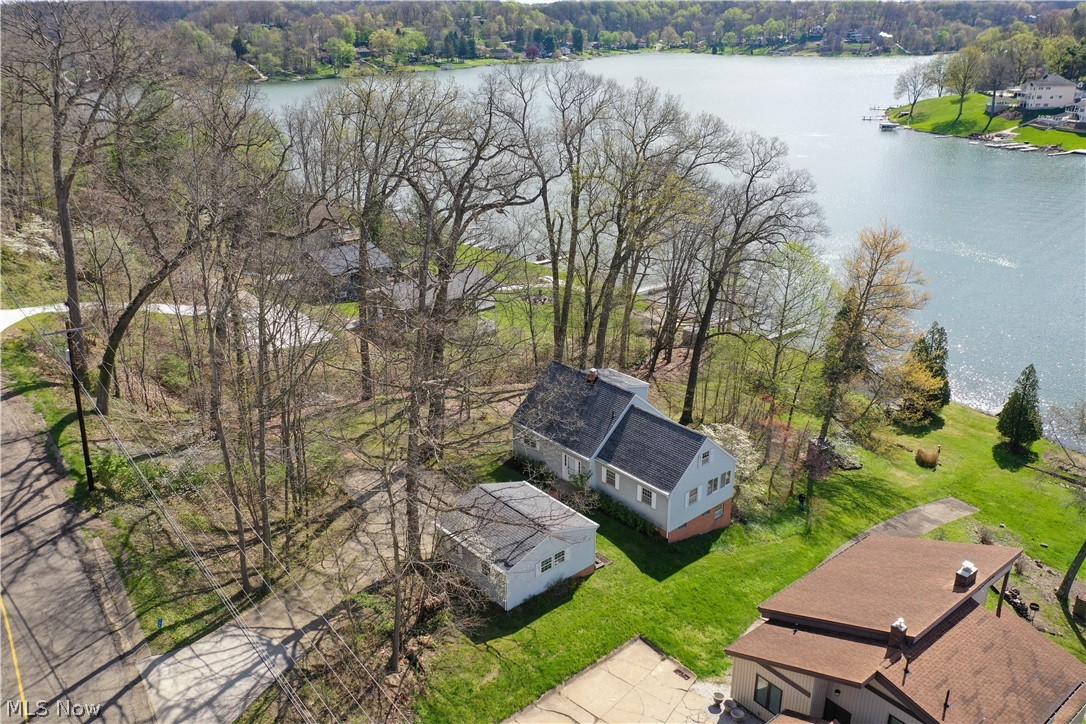 156 W Mohawk Drive Malvern OH 44644