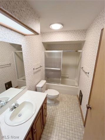 156 W Mohawk Drive Malvern OH 44644