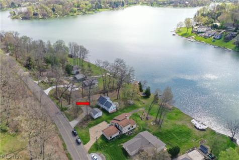 156 W Mohawk Drive Malvern OH 44644