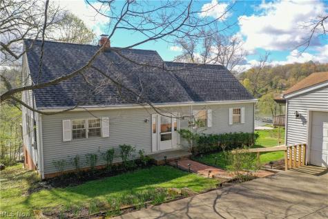 156 W Mohawk Drive Malvern OH 44644