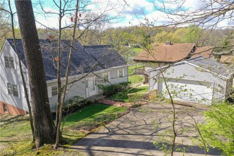 156 W Mohawk Drive Malvern OH 44644