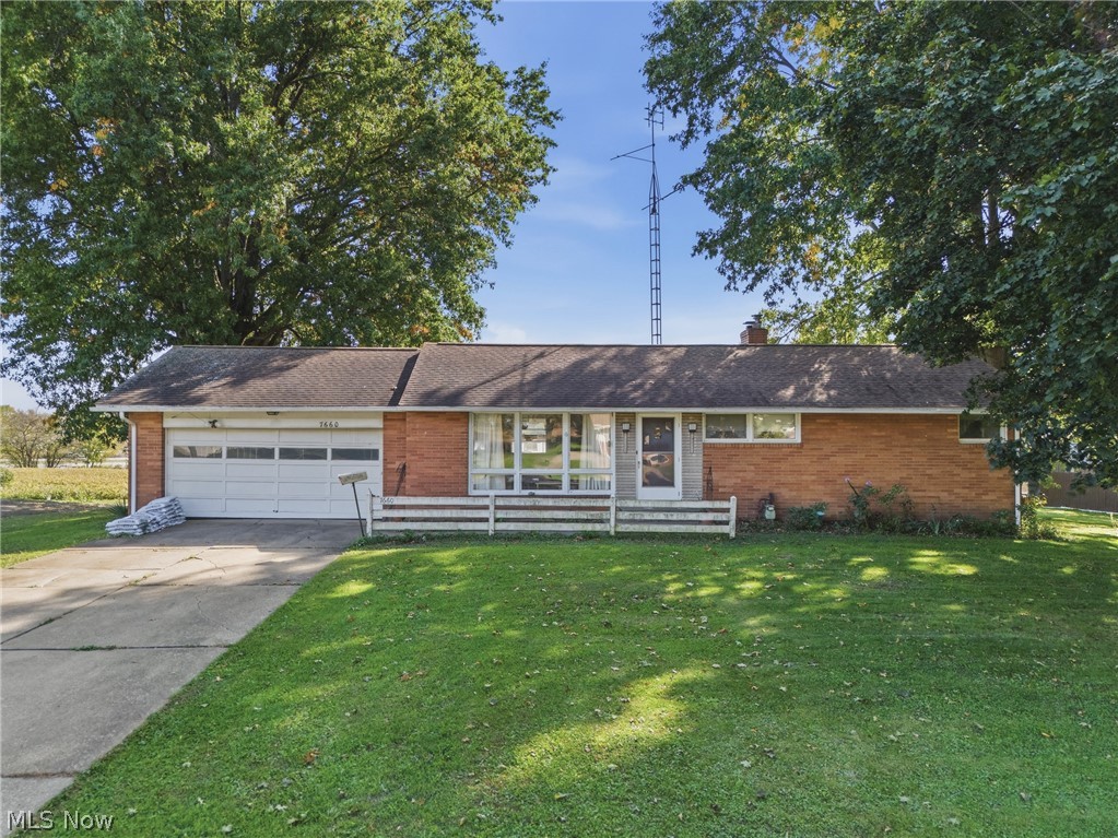 7660 Brookview Street Louisville OH 44641