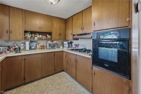 7660 Brookview Street Louisville OH 44641
