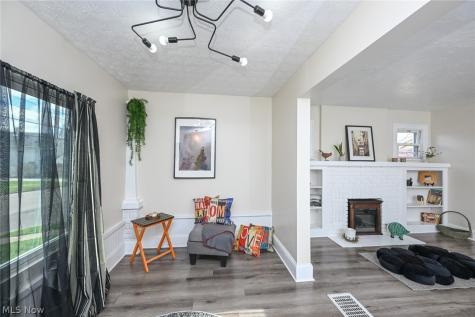 1292 Diagonal Road Akron OH 44307
