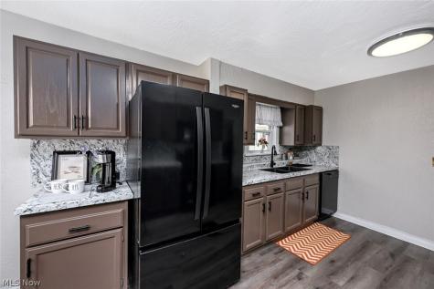1292 Diagonal Road Akron OH 44307
