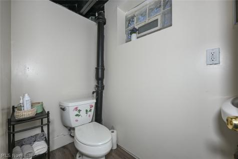 1292 Diagonal Road Akron OH 44307